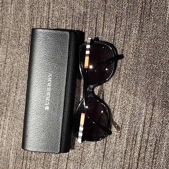 Burberry Sunglasses - Picture 2 of 4